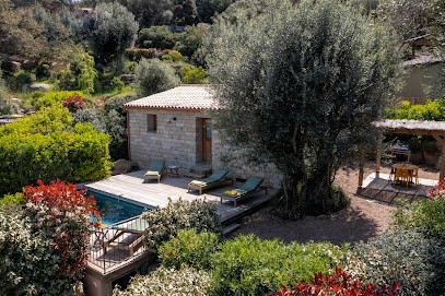 Les bergeries Alivaccia: Maison de vacances avec piscine, idéal randonnées, proche plage et Porto-Vecchio, Corse-du-Sud, Gîte à Figari