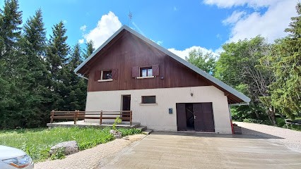 Le Refuge De L'ours, Gîte à Cerniébaud