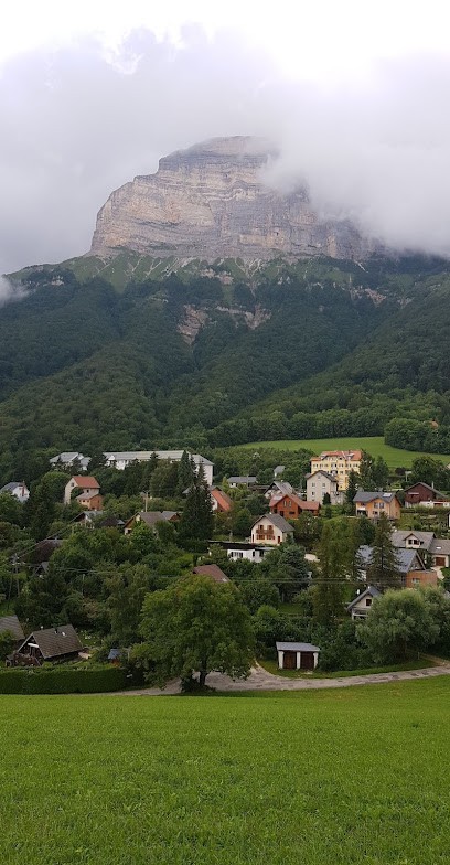 Les chalets du vieux frêne, Gîte à Lumbin