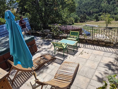 Au balcon des saisons - La Roulotte, Gîte à Saint-Barthélemy-Grozon