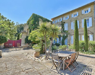 Field Dragonette : Location Gîte De Charme En Provence Avec Piscine, Gîte à Entraigues-sur-la-Sorgue
