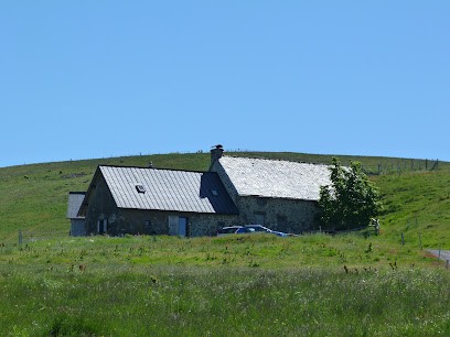 Montimart Bernard - Burons, Gîte à Saint-Simon