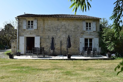 La Maison des Grands Bambous, Gîte à Louzignac