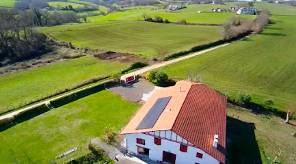 Gîte Goitiaya : Gîte Haut De Gamme, Grande Capacité En Pays Basque, À La Campagne Au Calme, Proche Saint-Palais Et Bayonne, Gîte à Béguios