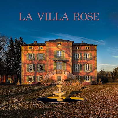 La Villa Rose En Ardenne, Gîte à Floing