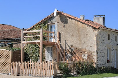 The Owls Les Chouettes Holiday Gites, Gîte à Montemboeuf