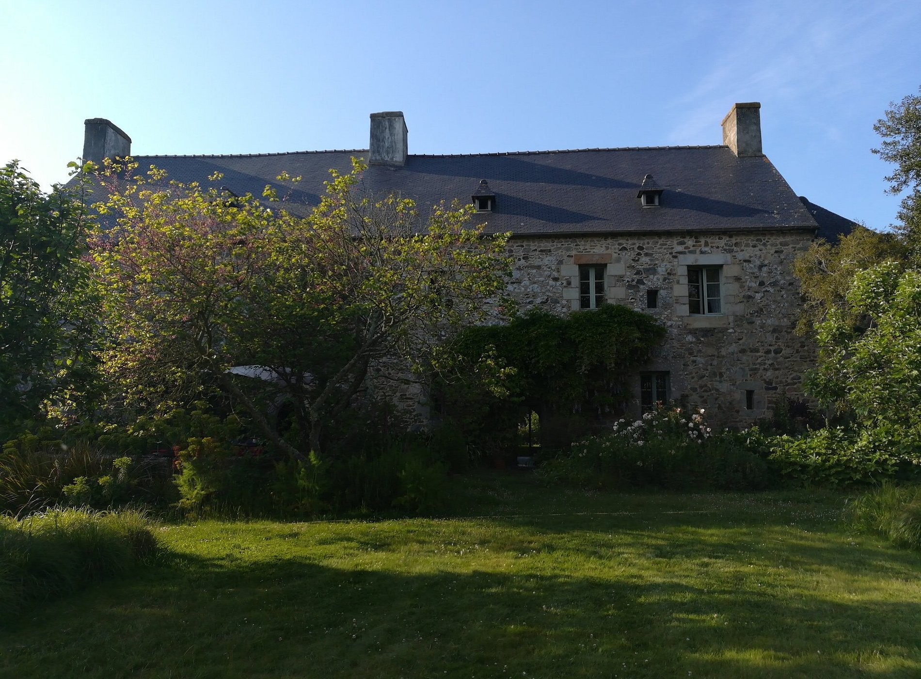 Manoir de Troezel Vras, Gîte à Kerbors