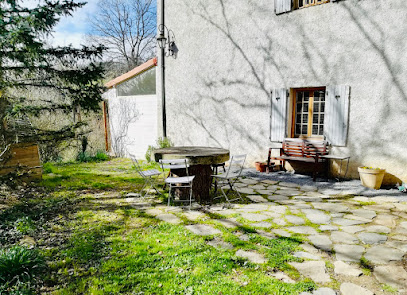 Les Granges Mathussières. Gîte De 8-10 Personnes. Réservez En Direct Pour Les Meilleurs Prix, Gîte à Usson