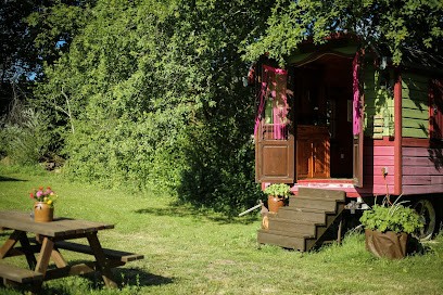 La Pangée Roulottes, Gîte à Lansac