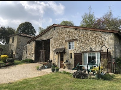 Les Gîtes Du Hameau Avec Piscine, Gîte à Castelnau-sur-Gupie