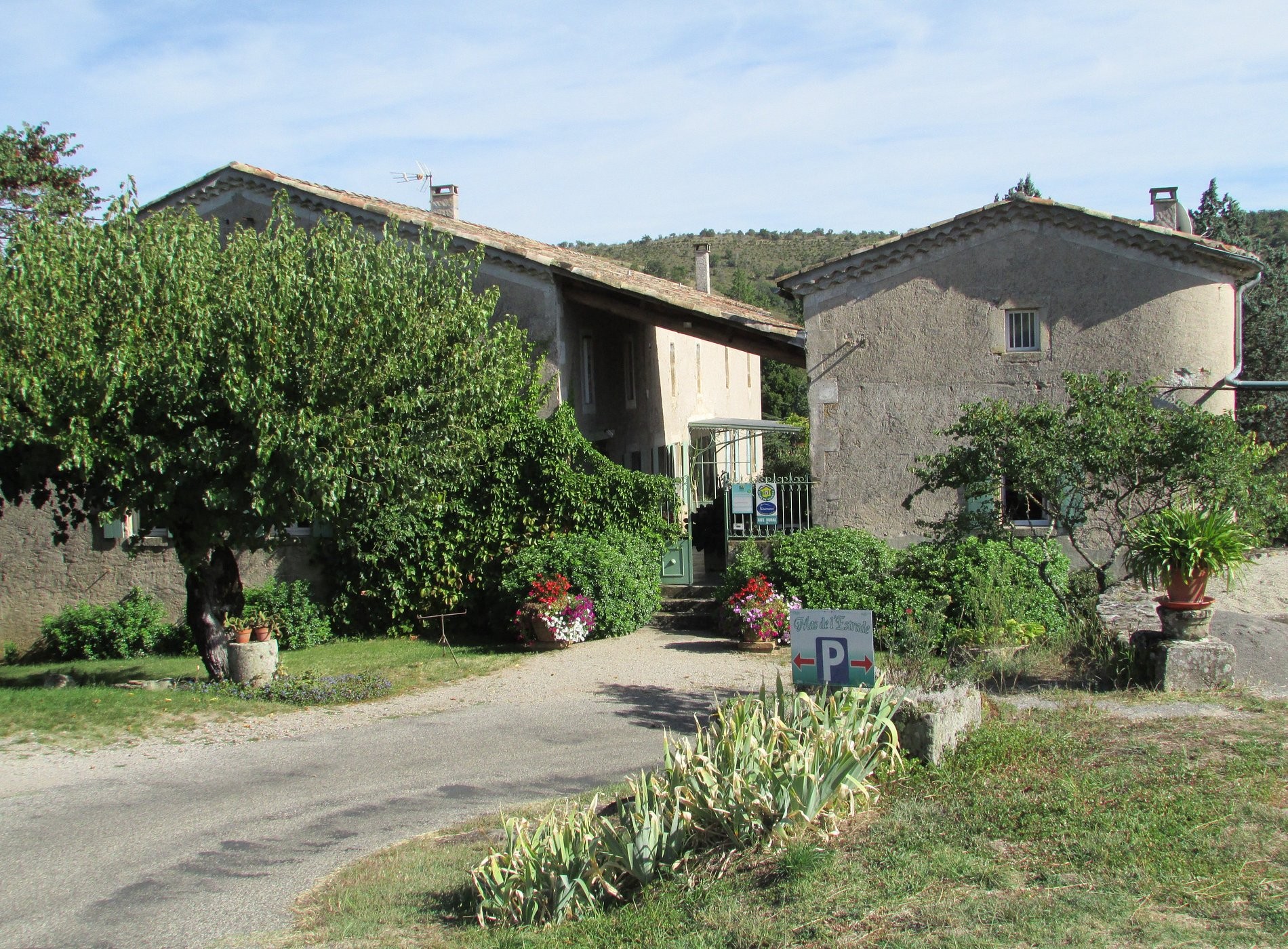 Mas De L'Estrade Gite RIGARDA, Gîte à Rigarda
