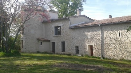 GITE DE L'ENTRE DEUX MONDES FRONSADAIS VILLEGOUGE, Gîte à Villegouge