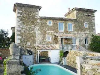 Gite Du Château Et La P'tite Maison Du Chateau, Gîte à Eclassan