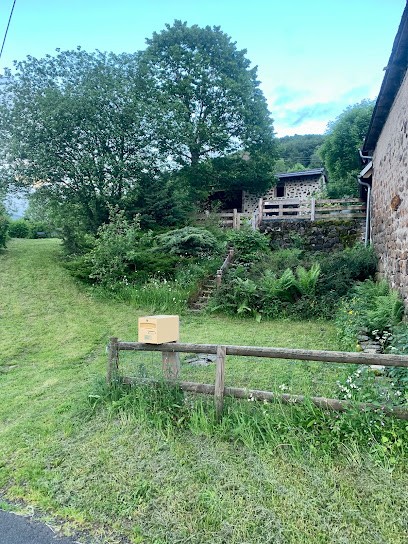 La Maison de Boudou, Gîte à Saint-Projet-de-Salers