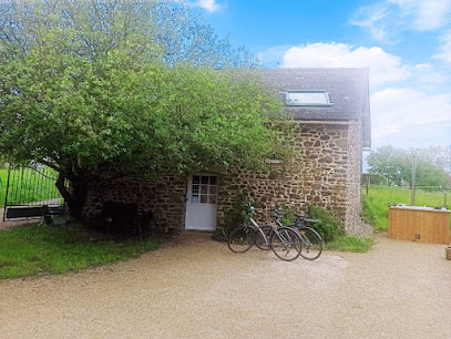 La Petite Maison En Pierre, Gîte à Mayenne