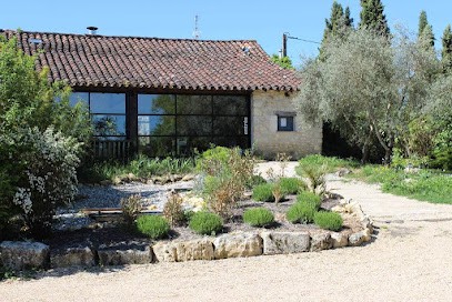 Gîtes avec piscines Le Cayrols Loin de l'oeil, Gîte à Livers-Cazelles