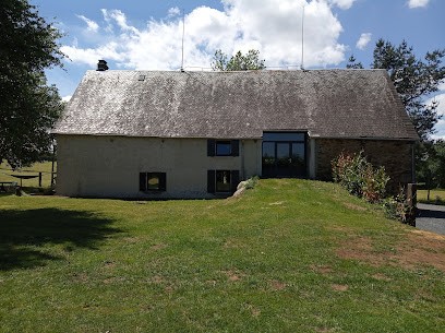 Gîte3*** Grande Capacité Puy De Dôme: Chez Blage, Gîte à Briffons