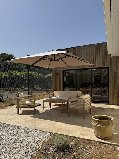 Villa Pavone — Gîte À Angoulême Avec Parking/Jardin, Gîte à Angoulême
