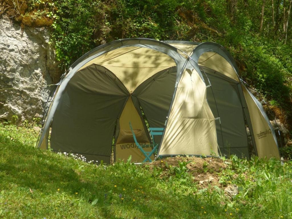 Dtente Sky Lodge, Gîte à Massat