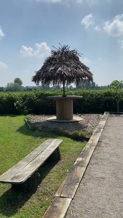 Le tipi de l étang, Gîte à Maulde