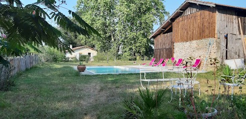 GÎTE DE BERN SPA/piscine 6 Personnes Location Vacances Gîte à Pissos 40410 Semaine Weekend Romantique, Gîte à Pissos