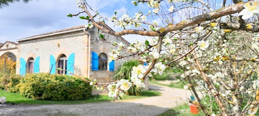 Gîtes Et Auberge Du Cheval Blanc : Réception De Groupe En Lot Et Garonne, Gîte à Brugnac