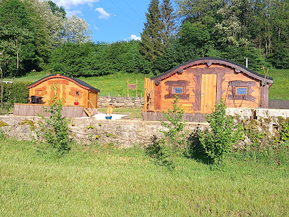 Les Cabanes Féériques D'amoncourt, Gîte à Amoncourt