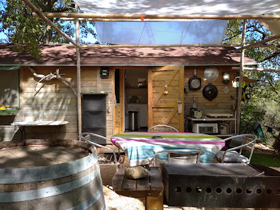 La Cabane Sous Les Chênes, Gîte à Montagnac-Montpezat