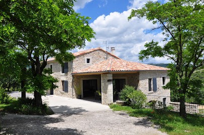 Mas de Carlas - Gîte 4* pour 12 personnes avec piscine privée, Gîte à Vinezac
