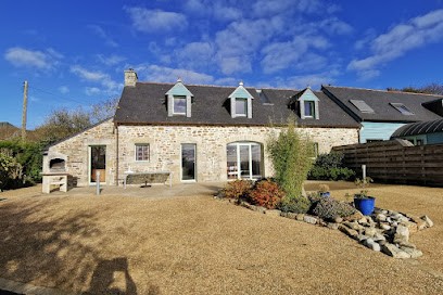 Les Gîtes de Ty-Nast : Gîte avec piscine, au calme, tout confort, proche plage, à Plomodiern dans le Finistère, Gîte à Plomodiern