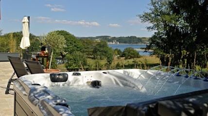 Gites Domaine du Charouzech, Gîte à Salles-Curan