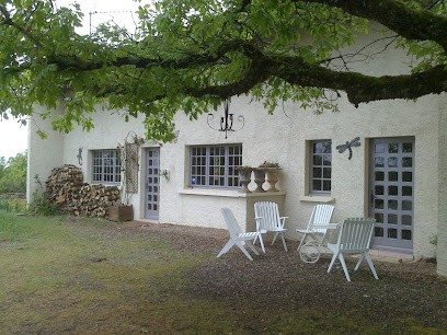 Le Dolmen De Falgayras, Gîte à Saint-Jean-de-Laur