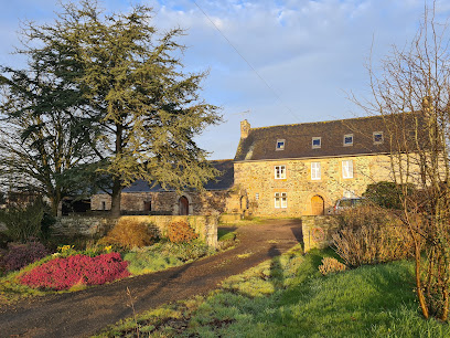 Gite Les Hirondelles De La Salle (8-15 Pers) Gîte à Lanmérin