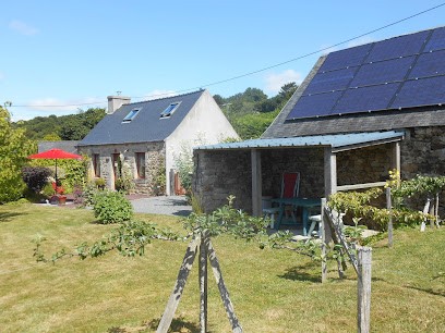 La petite maison Cleuncoat, Gîte à Lannéanou