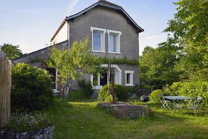 Gîtes coté Renée / coté Louis, Gîte à Monthodon