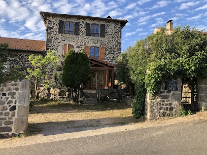 Maison Chez Jeannot / gîte 15 personnes, Gîte à Saint-Geneys-près-Saint-Paulien