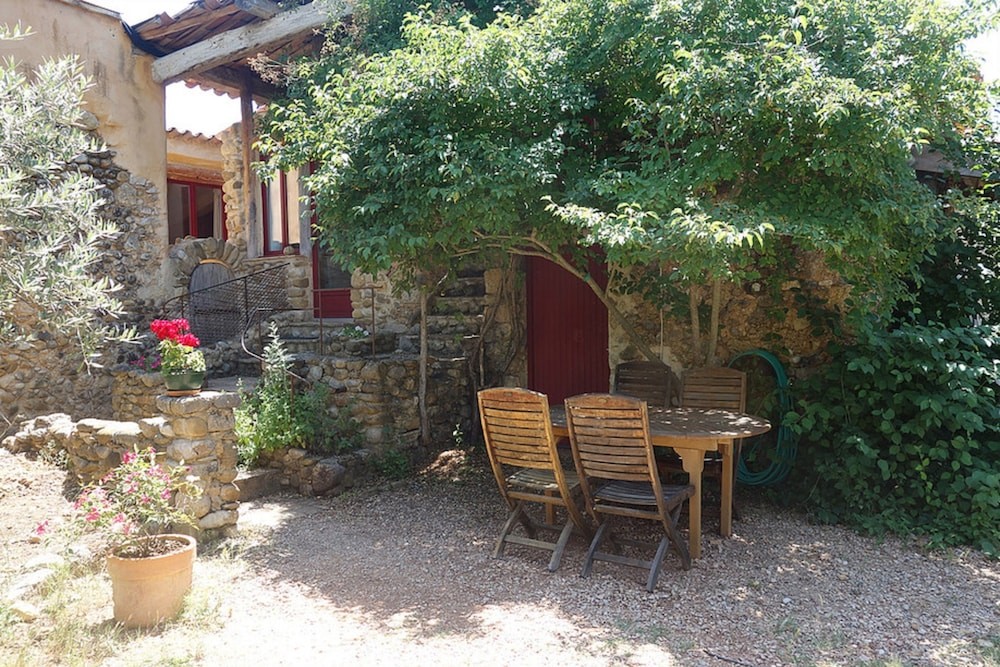 Le Clos Des Collines, Gîte à Saint-Martin-de-Brômes