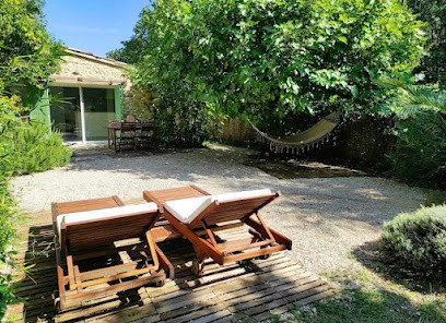 Le Mas Saint Jean, Gîte à Sarrians