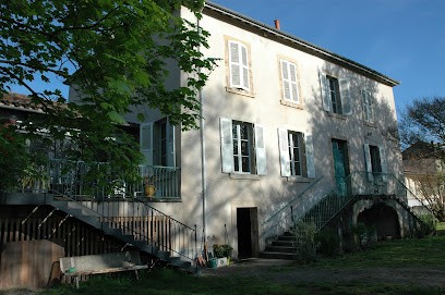 Gîte La Fontaine Du Chemin, Gîte à Livinhac-le-Haut