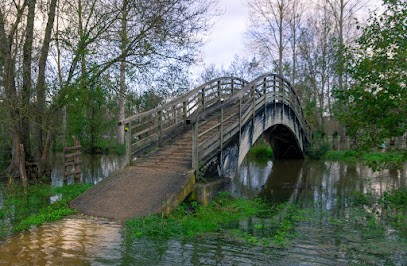 GÎTE La Maison De La Taillée Aux Volets Bleus Marais Poitevin - Bord De Rivière - Vacances En Famille - Pêche, Gîte à La Taillée