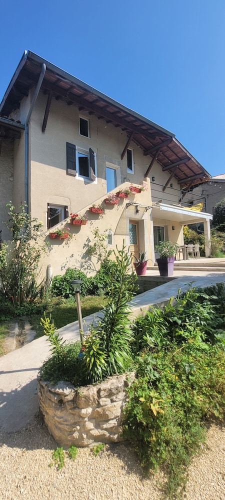 Gite Blancheneige, Gîte à Hostun