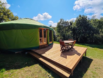 Vert et Bois - hébergement insolite, Gîte à Saint-Barthélemy-Grozon