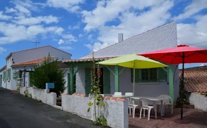 Robin Sylviane:Gîte villa grande capacité accueil famille vélos proche de la mer La Tranche sur Mer, Gîte à La Tranche-sur-Mer