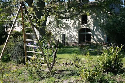 Mas Jullian : location de maison de vacances pour 10 personnes, 5 chambres, Piscine, Terrasse à Graveson, Bouches-du-Rhône, Gîte à Graveson