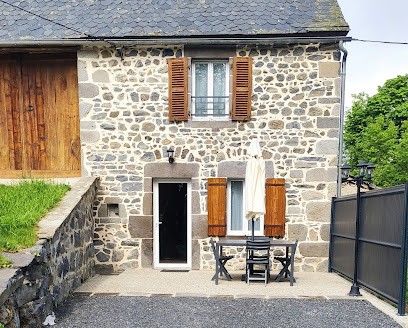 Gîte Chez Jean, Gîte à Rochefort-Montagne