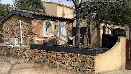 LE REPOS DES CHENES, Gîte à Régusse