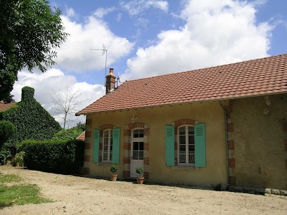 Le Petit Gîte, Gîte à Lurcy-Lévis