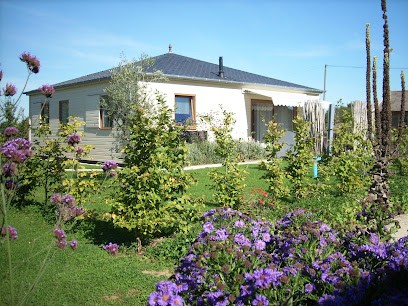 Les Gîtes Des Coteaux, Gîte à La Chapelle-aux-Filtzméens