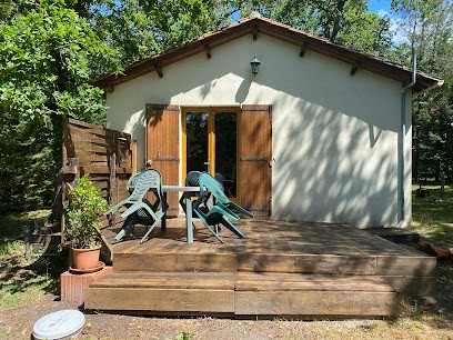 Gîtes Chênes Et Pins, Gîte à Échourgnac