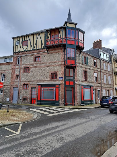 The Petunias - House, Gîte à Étretat
